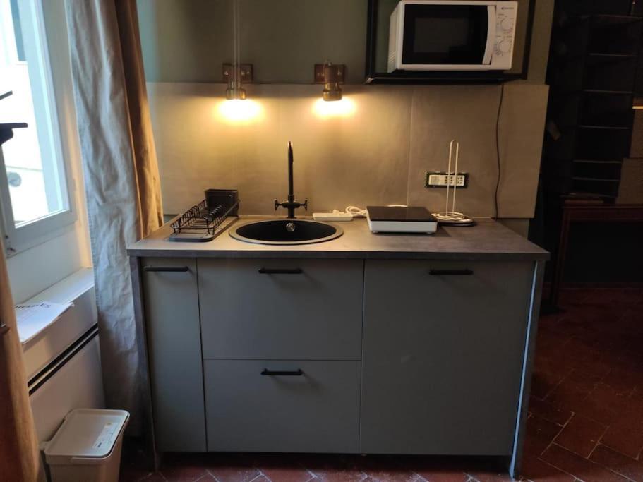Lovely Portion Of Property Near Piazza Santo Spirito ฟลอเรนซ์ ภายนอก รูปภาพ